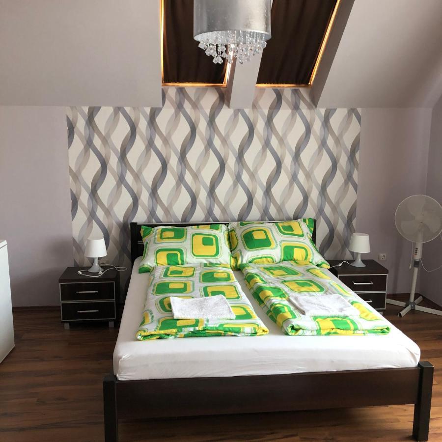 Kiscsere Vendeghaz Kallosemjen Buitenkant foto