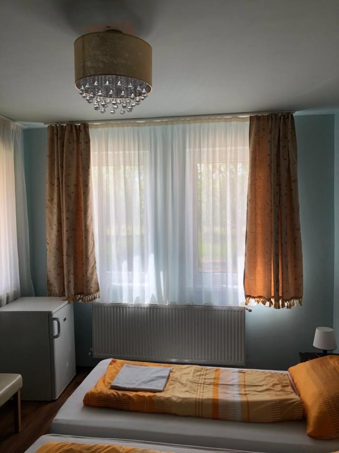 Kiscsere Vendeghaz Kallosemjen Buitenkant foto
