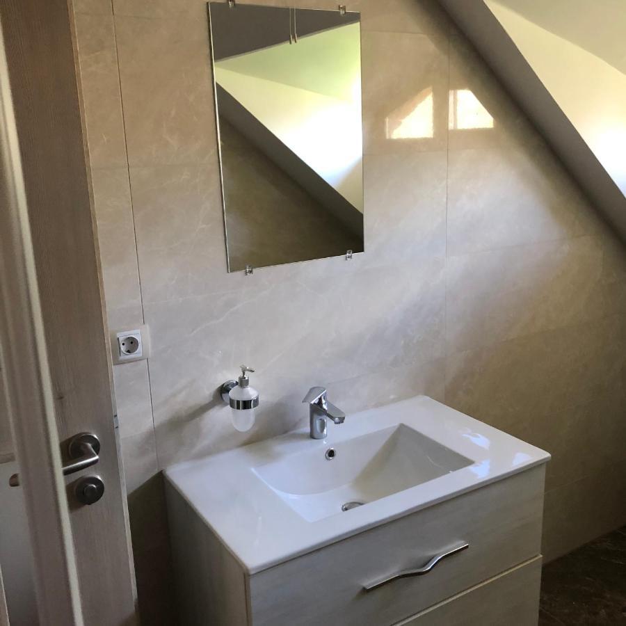 Kiscsere Vendeghaz Kallosemjen Buitenkant foto